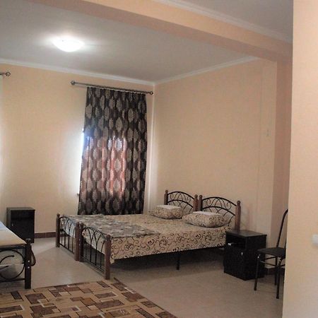 Guest House Lykhny Gagra Exterior photo