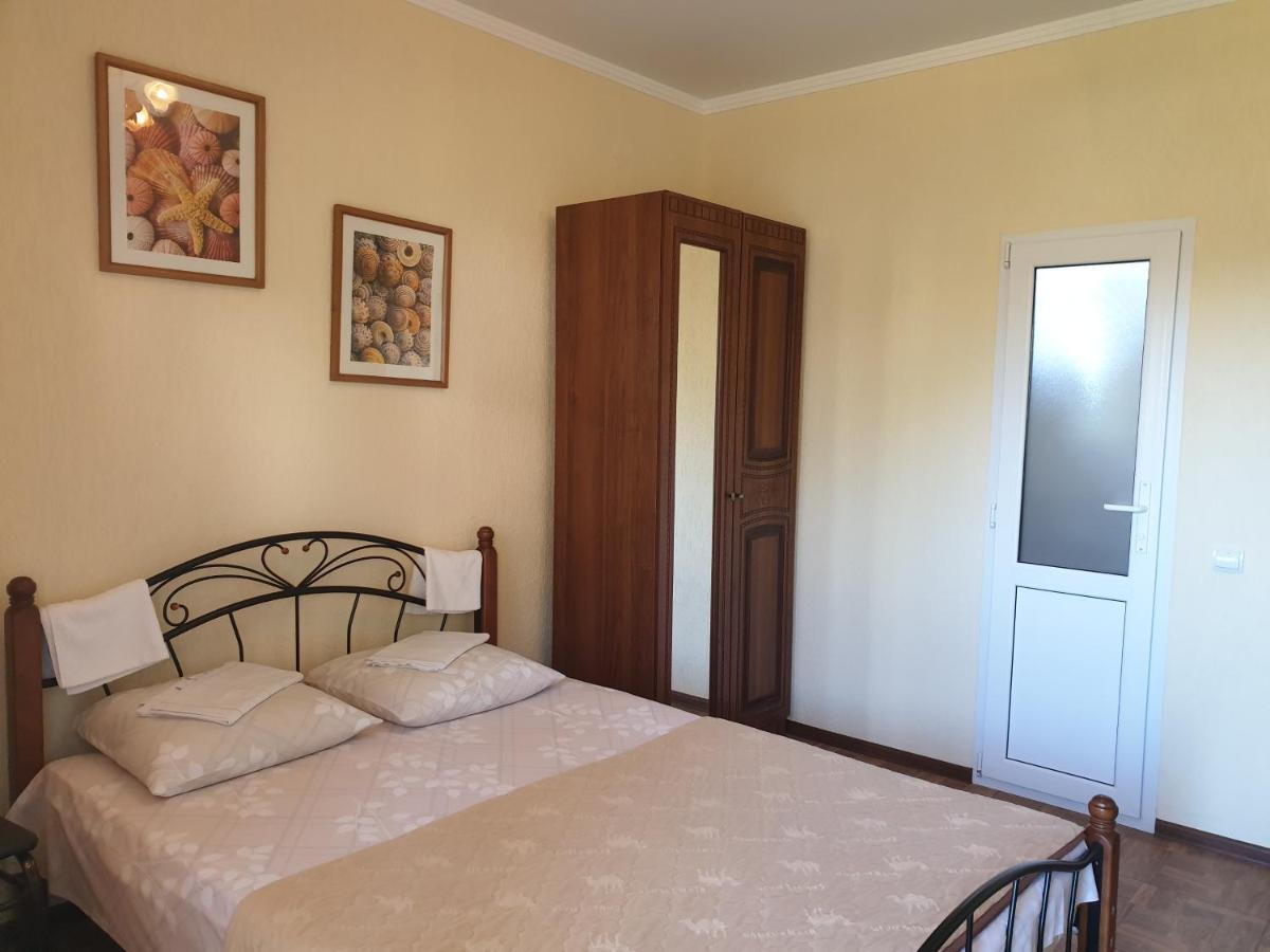 Guest House Lykhny Gagra Exterior photo